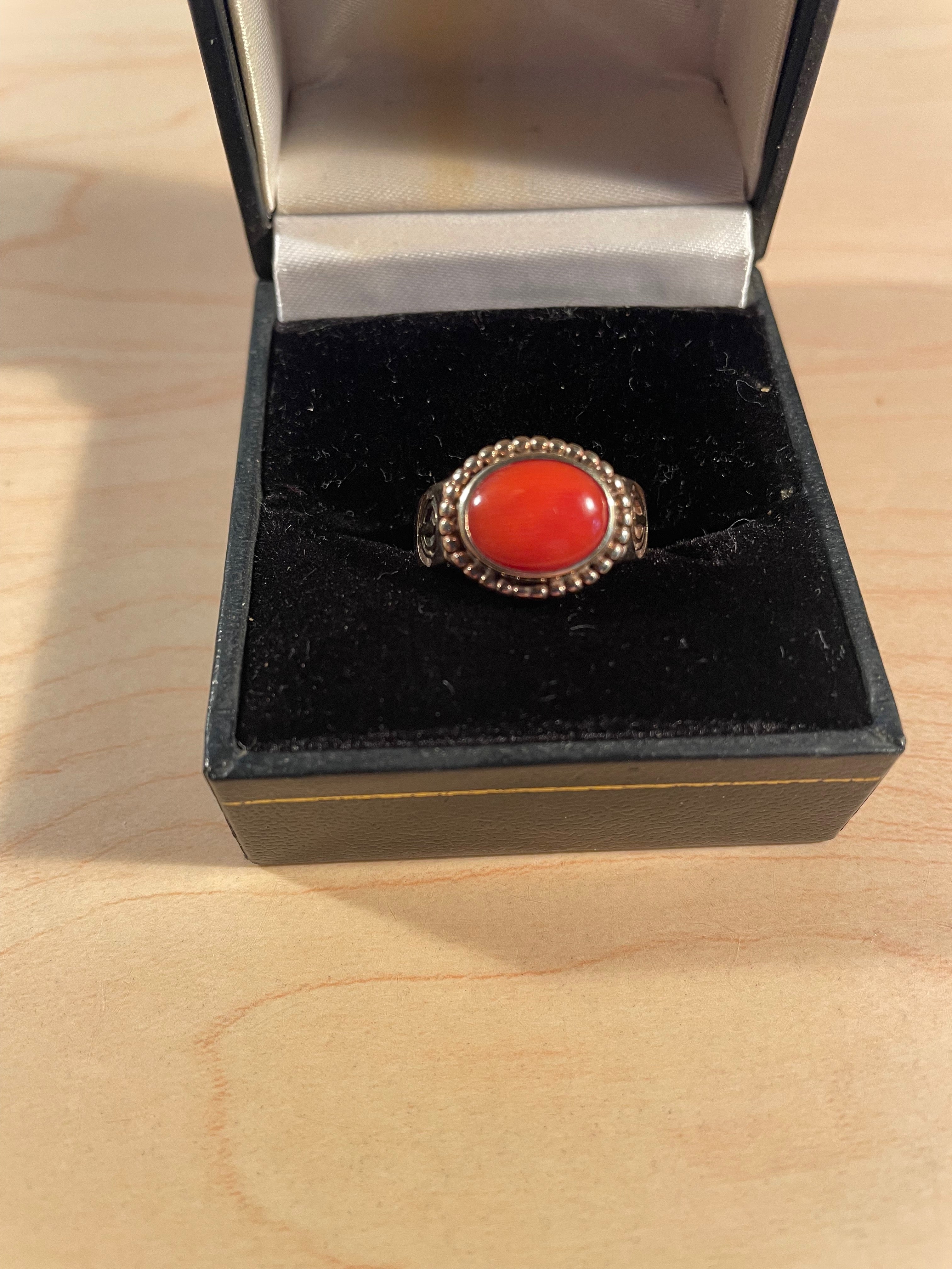 Buy Big Vintage Peachy Orange Coral Ring 18k Gold Online | Arnold Jewelers