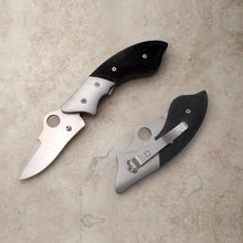 Load image into Gallery viewer, Tactical folding knife 2
